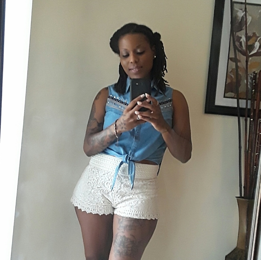 Laced Material Shorts(Ambiance Apparel)*